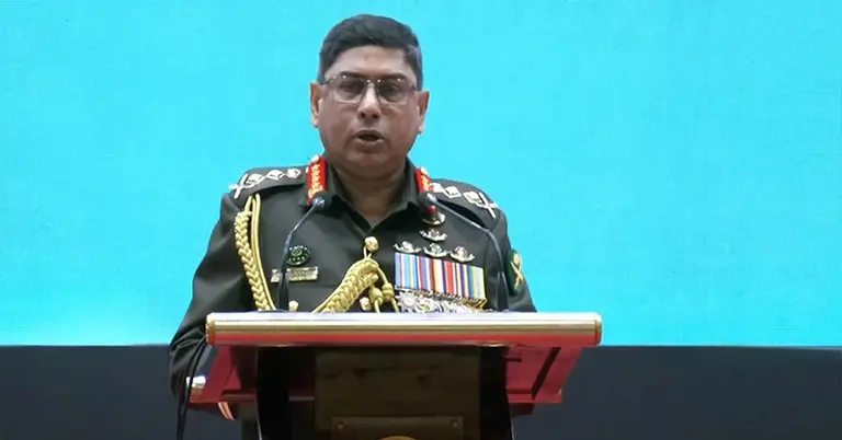 সেনাপ্রধান জেনারেল ওয়াকার-উজ-জামান